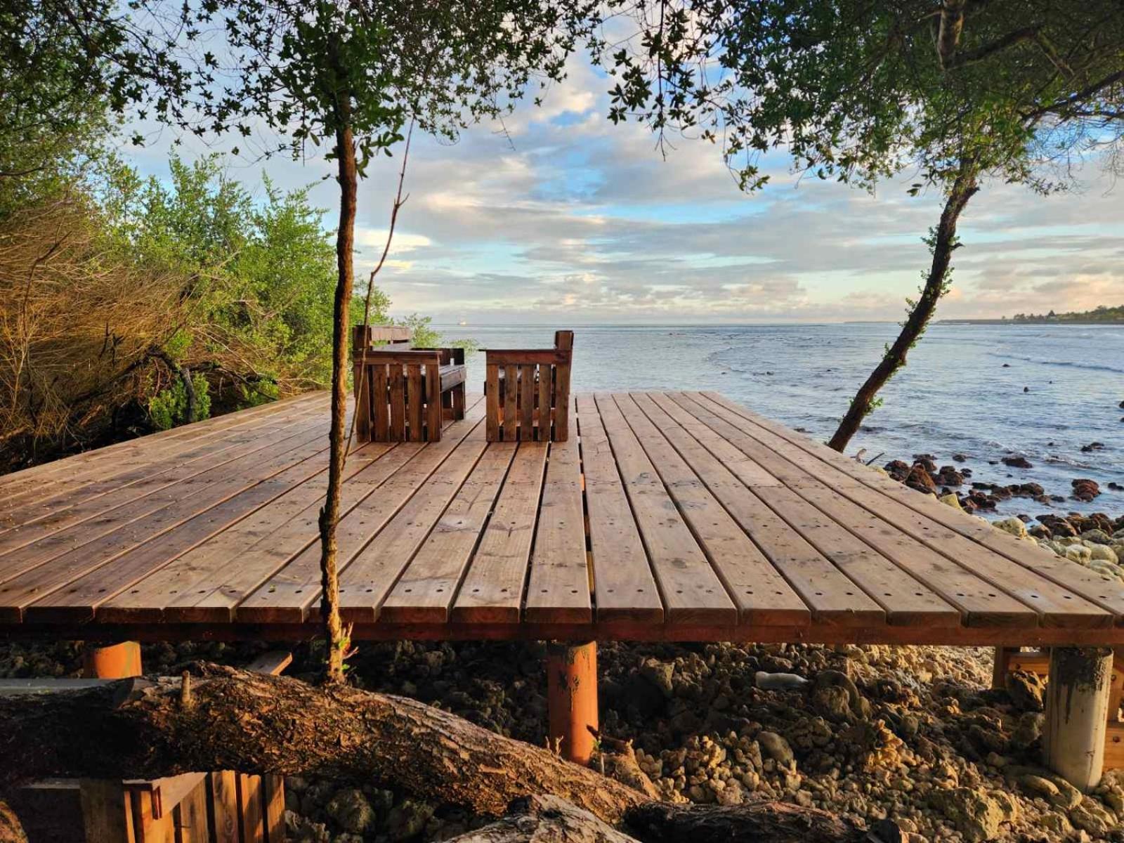 Surf Deck Hotel Thulusdhoo Buitenkant foto