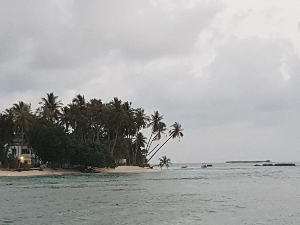 Surf Deck Hotel Thulusdhoo Buitenkant foto