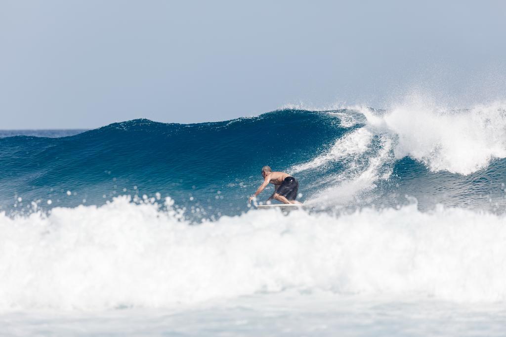 Surf Deck Hotel Thulusdhoo Buitenkant foto