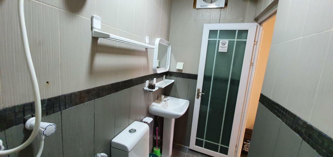 Surf Deck Hotel Thulusdhoo Buitenkant foto