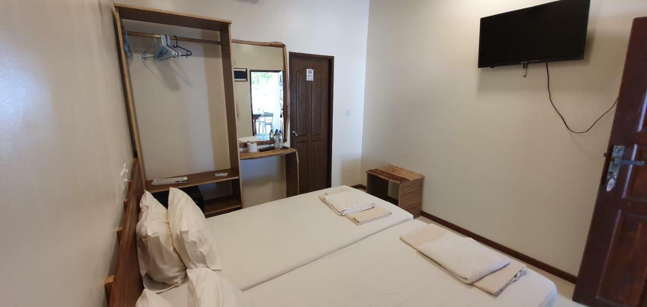 Surf Deck Hotel Thulusdhoo Buitenkant foto