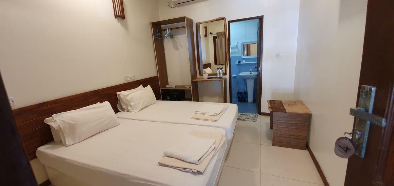 Surf Deck Hotel Thulusdhoo Buitenkant foto