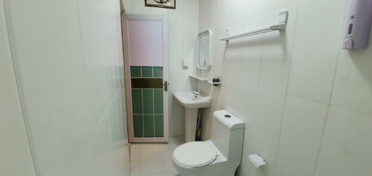 Surf Deck Hotel Thulusdhoo Buitenkant foto