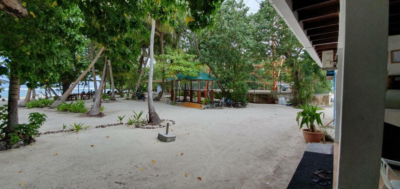 Surf Deck Hotel Thulusdhoo Buitenkant foto