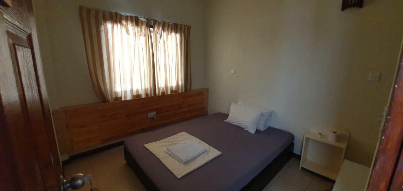 Surf Deck Hotel Thulusdhoo Buitenkant foto